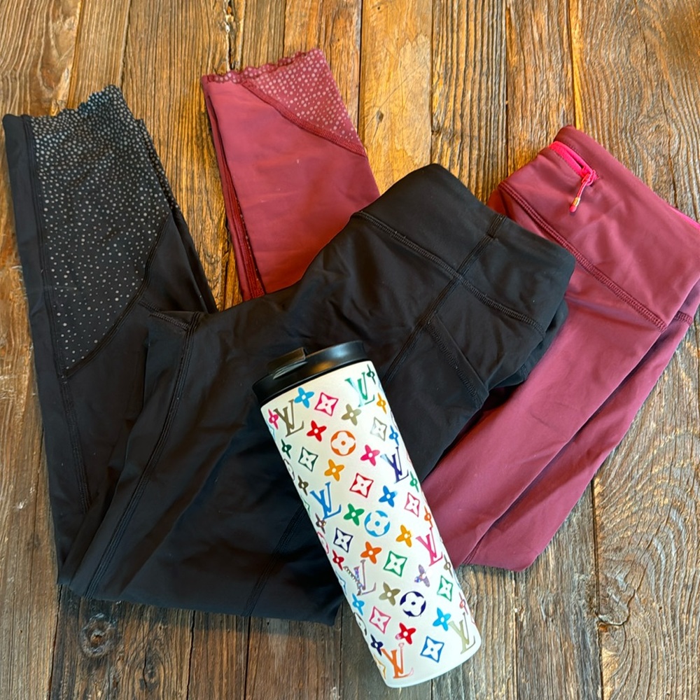 Lululemon Tight Stuffโ compression reflective leggings EUC size 6